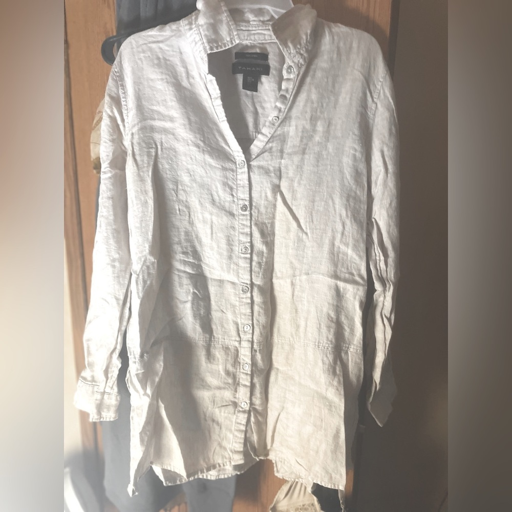 Tahari shirt for sale. Like new.